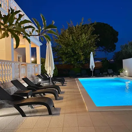 Saric Biograd Na Moru